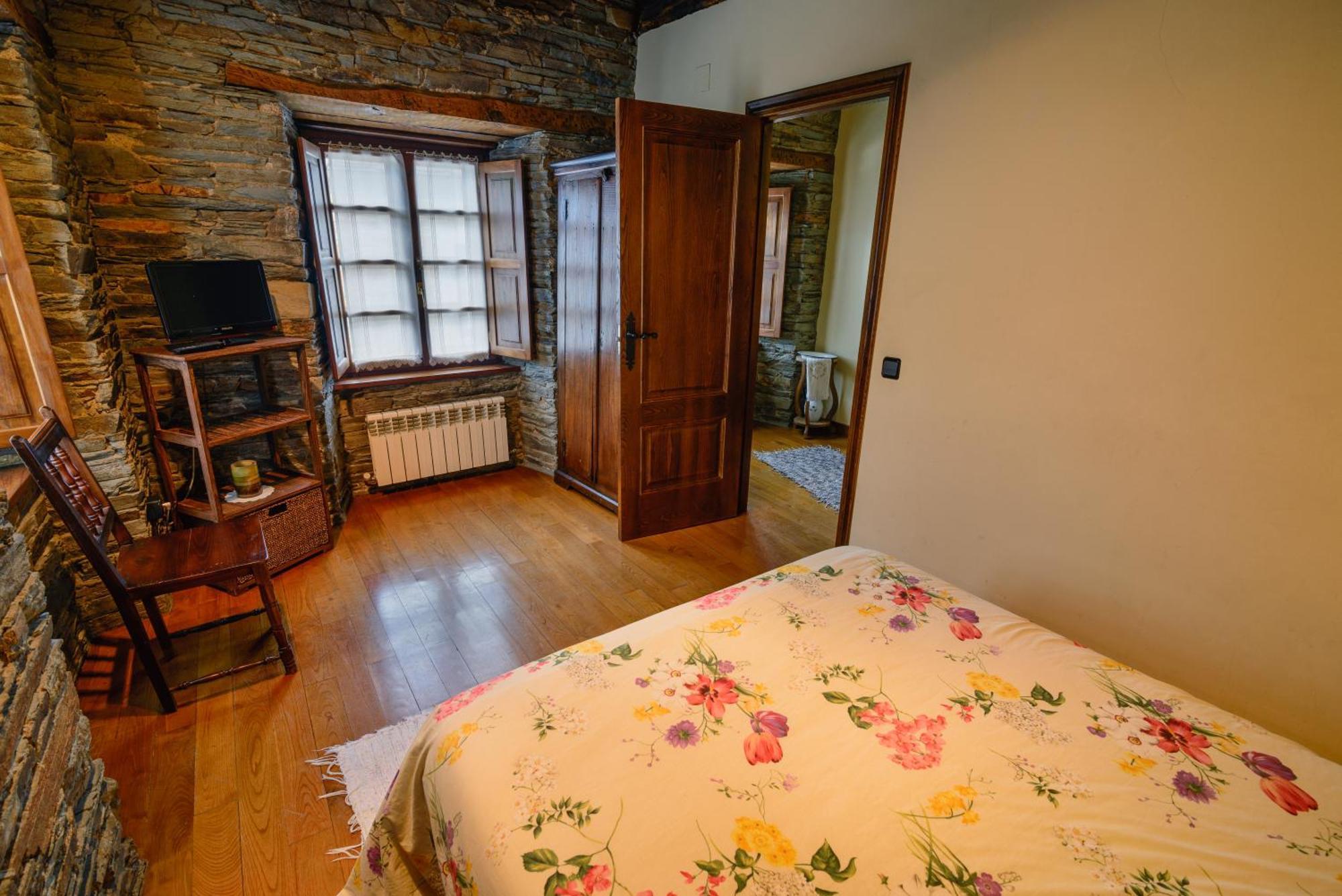 A Casoa II Apartment Santa Eulalia de Oscos Luaran gambar